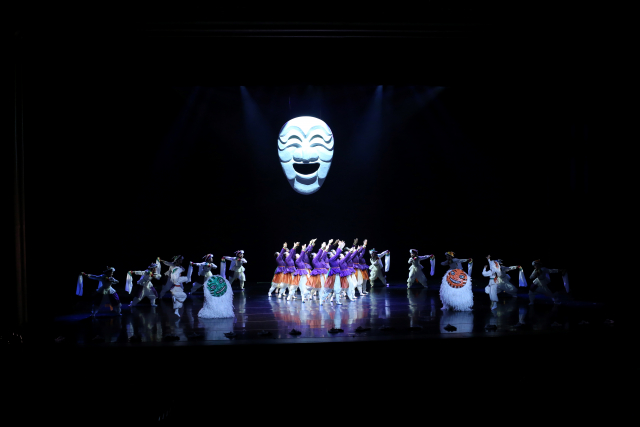 리틀엔젤스예술단 2025년 신작 ‘신탈춤’ 공연 모습