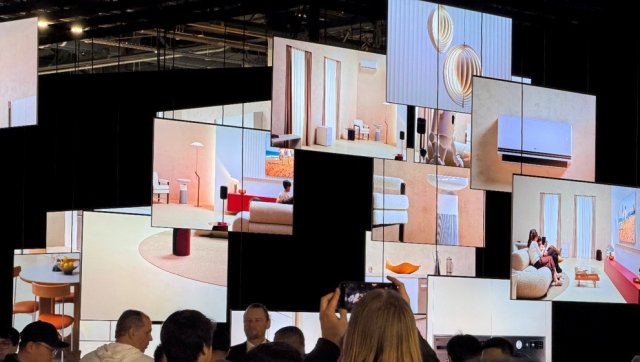 ‘In tune Monument’ 미디어아트 전시 모습(제공=에이프레임)