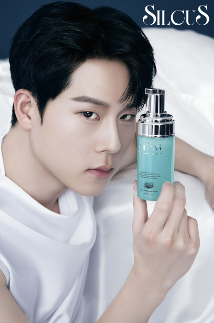 실큐어스가 몬스타엑스 주헌을 기초 브랜드 모델로 발탁했다. 밤의 콘셉트 ‘XVIII - THE MOON(Reversed)’