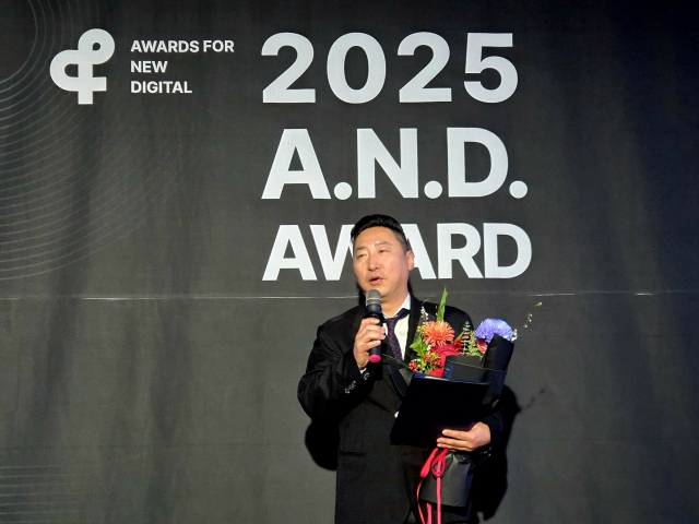 라이트브레인 황기석 대표가 수상 소감을 전하고 있다