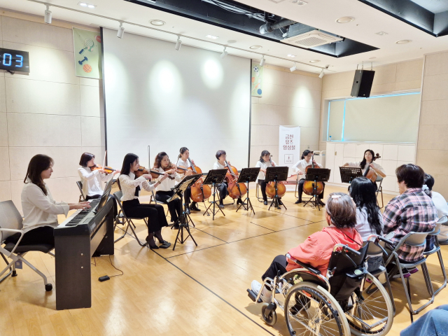 금천문화재단에서 지난해 진행한 찾아가는 생활문화 프로그램 ‘어울샘 링크’ 모습