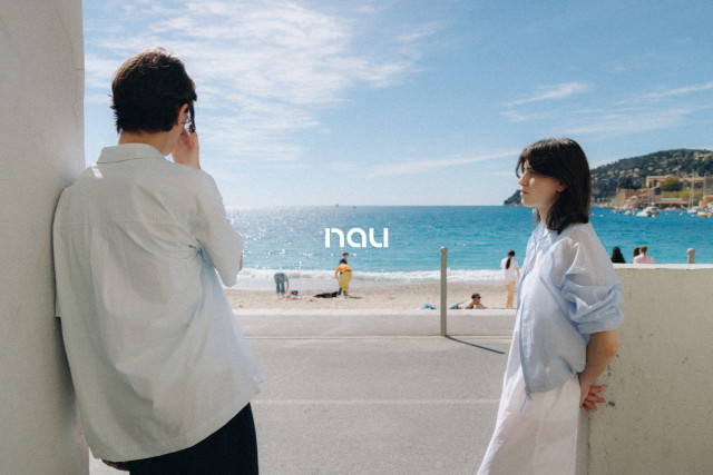 나우 ‘2026 썸머 컬렉션’ 화보(시어서커 셔츠 및 여성 베일 하이넥 자켓)
