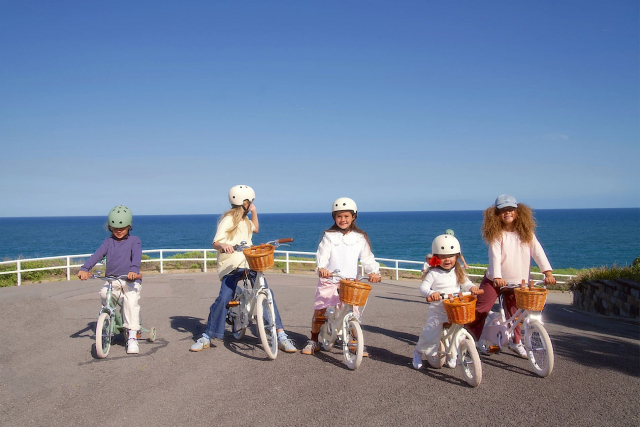 누킴스가 스페인 키즈 라이딩 브랜드 밴우드(BANWOOD)와 한국 독점 유통 계약을 체결했다