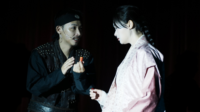 백제와 전투를 앞둔 전날 연인과 부절을 나누는 마한의 전사. 마한의 감해비리국(현 수촌리) 장군 마루(배우 김충만 역)는 연인 아라(배우 이서현 역)에게 자신이 만든 대롱옥의 반쪽을 잘라 전달하며 전투에서 이겨 꼭 다시 만날 것을 약속한다