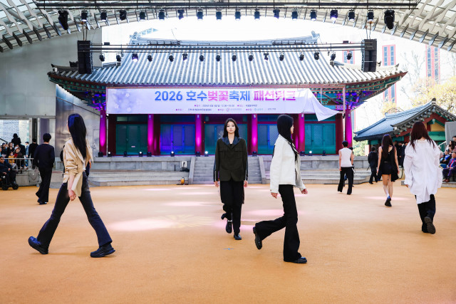 ‘2026 호수벚꽃축제 패션위크’ 패션쇼 현장