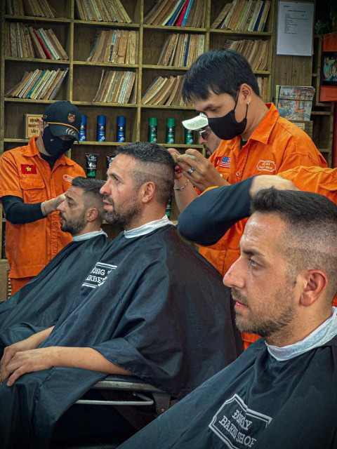 동떠이 바버숍(Dong Tay Barbershop)은 2018년 첫 매장을 오픈한 후 현재 130개 이상의 매장으로 성장했다
