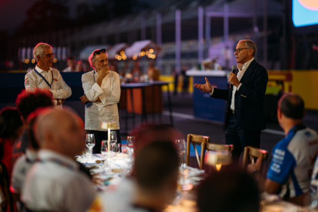 왼쪽부터 파올로 바릴라(Paolo Barilla) 바릴라 그룹 부회장,  마시모 보투라(Massimo Bottura) 셰프, 스테파노 도메니칼리(Stefano Domenicali) F1 CEO